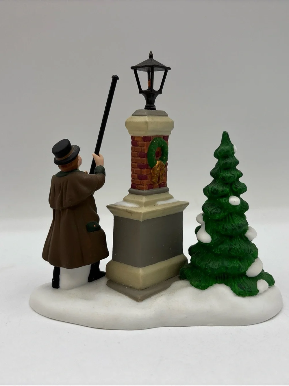 Department 56 1995 Vintage Heritage Village Collection Ye Olde Lamplighter 58393